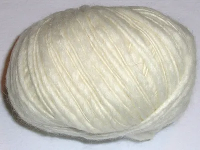 Produktbild von Island von Katia - wollweiß (60) - 50 g / ca. 90 m Wolle
