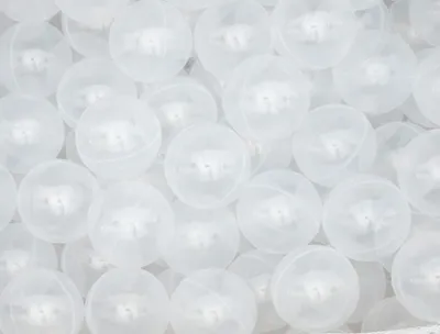 Produktbild von PE Bälle transparent zur Teichabdeckung Ø 60mm / 650 St. (3 m²) / Winter mit Aufbewahrungsnetz