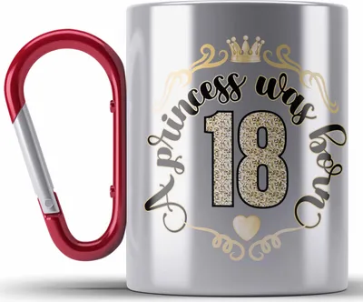 Produktbild von Trendation - 18. Geburtstag Geschenk Mädchen Frauen Lustiger Spruch 18er Geburtstagsgeschenk Edelstahl Tasse Karabiner (Rot)