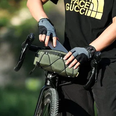 Produktbild von Famanu Fahrradtasche mit Stauraum und Schultergurt - grün