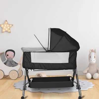 Produktbild von Babybett und Kinderreisebett mit Moskitonetz, Rollen, Wiege und Beistellfunktion in Schwarz