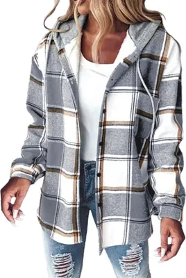 Produktbild von ASKSA Damen Winterjacke Karierte Hemdjacke Wolljacke Fleece Gefuettert Warme Kapuzenjacke Laessige Knopfleiste Jacke Mantel mit Taschen (Hellgrau,S)