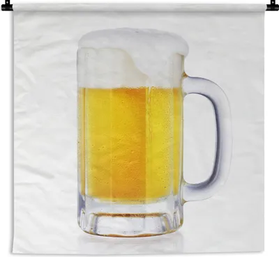 Produktbild von MuchoWow® Wandteppich Wandbehang Krug mit Bier auf weißem Hintergrund 150x150 cm Tapisserie Dekoration Wandtuch - Wohnaccessoires - Modernes