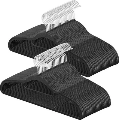 Immagine prodotto di 50 appendiabiti in plastica antiscivolo - salvaspazio - grigio metallizzato e nero - lunghezza 42 cm - spessore 0,5 cm