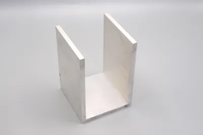Produktbild von U-Schale zur Fundamentbefestigung für 11x11cm Pfosten