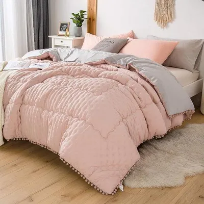 Produktbild von Famanu Bettdecke 200 x 200 cm - Mikrofaser, 50% Baumwolle, rosa/grau