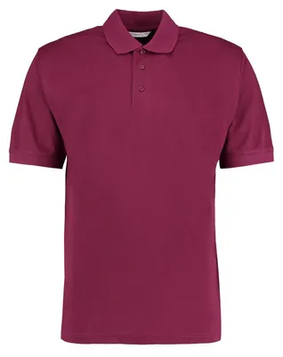 Imagen del producto de Camiseta polo Kustom Kit Klassic Superwash, modelo FK441 (talla 3XL), color burdeos