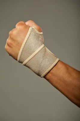 Produktbild von LOREY - Hochwertige Handbandage aus Neopren, Handgelenkstütze, Handgelenkbandage