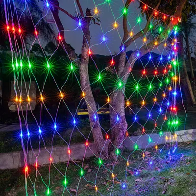 Productafbeelding van UISEBRT LED-lichtnet, 3x2 meter, lichtketting, lichtgordijn, voor binnen- en buitengebruik, 8 lichtmodi, multicolor, IP44, geschikt voor Kerstmis, Halloween, tuinfeest