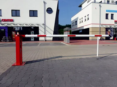 Produktbild von Handschranke mit Gasdruckfeder und Pendelstütze, mit Dreikantverschluss 7000 mm
