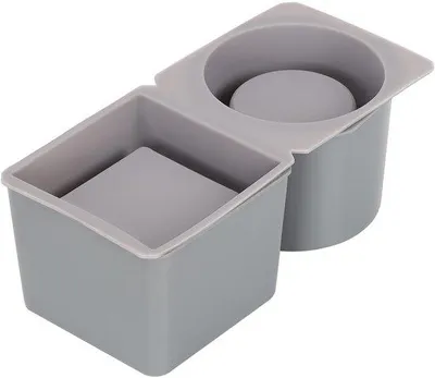 Produktbild von Unyqoos® Set mit 2 Silikon-Gießformen für Blumentöpfe & Kerzenhalter – eckig 8,2×8,2×6,6 cm + rund Ø6,2×6,6 cm, wiederverwendbar