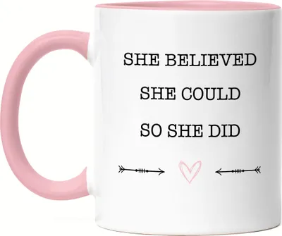 Produktbild von Tasse Rosa She Believed She Could So She Did Spruch Geschenk für Superheldin Frauenpower Frauentag Feminismus