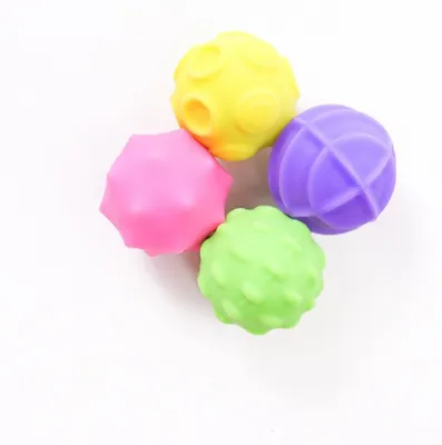 Produktbild von INF Silikon Stressbälle 4er-Set 3,9cm magnetisch Fingermassage, leise