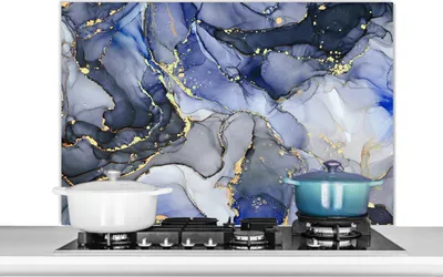 Produktbild von KitchenYeah®  Spritzschutz Küche - Küchenrückwand - Wandschutz für Herd und Spüle - Marmor - Gold - Abstrakt - Blau 100x65 - Alu-Dibond (Alternative zum Spritzschutz aus Glas) - Hitzebeständig - Herds