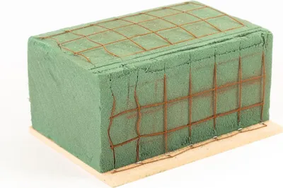 Produktbild von INNA-Glas Ökodur Steckschaum TrauerfloristikVESDO mit Drahtgitter, Griffkante, Naturholz-Unterlage, grün, 17x11x8,5cm - Grabschmuck Steckunterlage