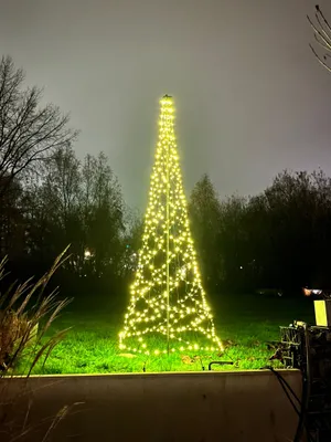 Produktbild von Meisterhome® LED-Weihnachtsbaum Tannenbaum lichterkette für draußen – 3.6m (600 LEDs) – Mit Timer und 8 Funktionen - inklusive Mast – Warmweiß , Größe:3.6m