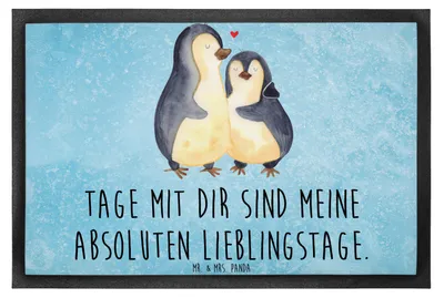 Produktbild von Mr. & Mrs. Panda Schmutzfangmatte Pinguin umarmen 50 x 75 cm - Eisblau - Geschenk, Gummimatte, Fussmatte, Liebe, fußmatte, Schmutzmatte, Türvorleger, Hochzeitstag