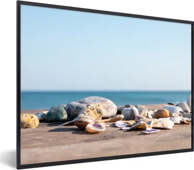 Produktbild von MuchoWow® Gerahmtes Poster Muscheln - Strand - Meer - Sommer - Sonne 40x30 cm - Poster mit Schwarzem Bilderrahmen Wandposter Rahmen Foto Bilder - Kunstposter - Wanddekorationen