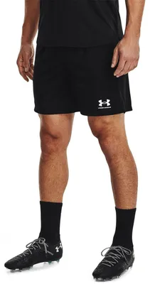 Produktbild von Shorts Under Armour Challenger 7.5" Senior L schwarz/weiss