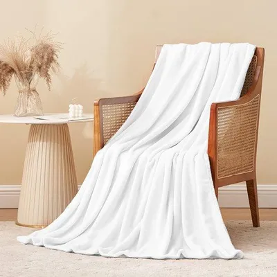 Imagen del producto de Manta de forro polar Unyqoos® de 130 x 150 cm – Blanca, de flanela de 260 g/m², suave como el terciopelo en ambas caras, cálida y transpirable