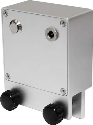 Image de Nettoyeur à ultrasons pour disques vinyles T-Mech - Machine rotative de nettoyage de disques vinyles - 1 à 5 disques par lot - Disques vinyles 7”, 10” et 12” - Épaisseur de fente : 15 mm - 10 tr/min - 12 V - Aluminium anodisé argent