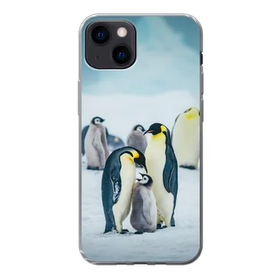 Produktbild von MuchoWow® Handyhülle Schutzhülle Hülle für iPhone 13 Kaiserpinguin-Küken wird gefüttert Silikon Softcase Handy Hülle - Karteninhaber