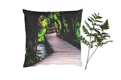 Produktbild von MuchoWow® Zierkissen Sofakissen Wohnzimmer Dekokissen 40x40 cm Wald - Natur - Brücke - Foto Kissen - Schlafzimmer Dekoration