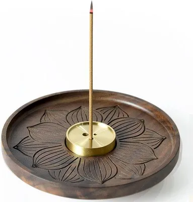 Productafbeelding van Famanu Wicker Lotus-vormige houder voor wierookstokjes met asbak - Handgemaakt design