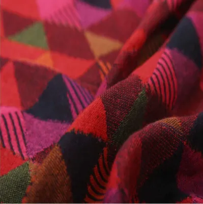 Jacquard-Wohndecke aus Baumwolle-Merinowolle, 140x200 cm, Dreieckmuster