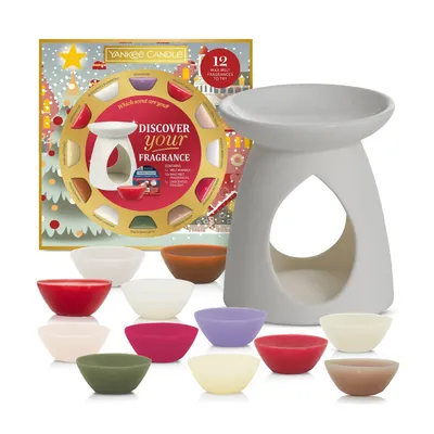 Produktbild von Passport To The Holidays Geschenkset - Yankee Candle - 12 x Wachs + Brenner