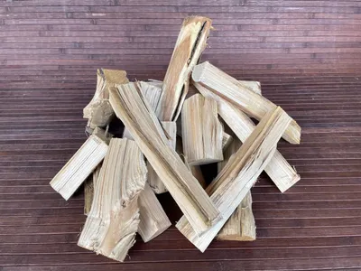 Image de Bois pour fumage BBQ Fumoir Bois pour grillades Bois pour fumage charbon de bois Chucks - Châtaignier 10 KG