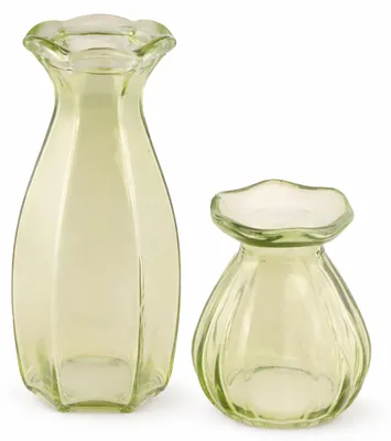 Zwei grüne Glasvasen im Set – große Blumenvase und kleine Mini-Vase mit gewelltem Rand vor neutralem Hintergrund.