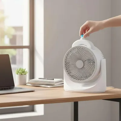 Produktbild von Mini Luftkühler Tischventilator mit Kühlelement – USB Ventilator mit 3 Stufen, Farbbeleuchtung und 240 ml Wassertank Air Cooler