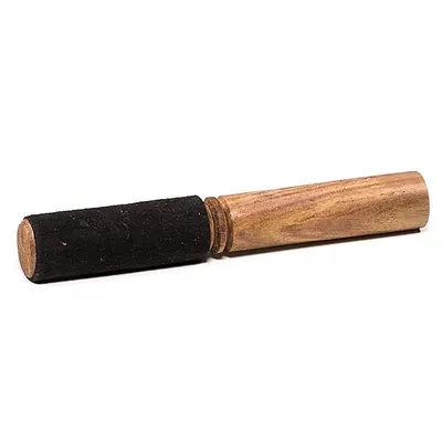 Immagine prodotto di Bastoncino per campane tibetane con pelle scamosciata nera - ±90 g; ±19x3 cm