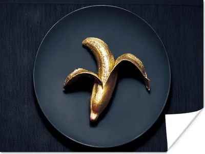 Produktbild von MuchoWow® Poster Goldene Banane auf einem dunklen Hintergrund 160x120 cm - Foto Plakat
