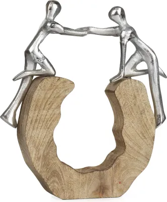 Zdjęcie produktu dla Nowoczesna figurka dekoracyjna pomoc i spójność 22,5 x 3,5 x 25 cm abstrakcyjna srebrna drewniana podstawa przyjaźń figurka mężczyzna kobieta sięgająca ręką rzeźba symbol zaufania stylowy pomysł na prezent do salonu