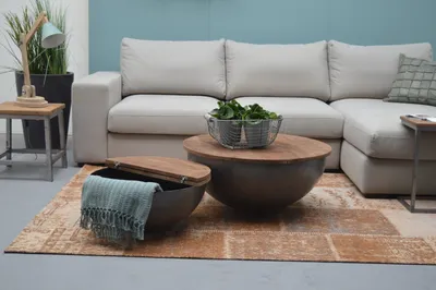 Produktbild von DESIGN Couchtisch massiv Mangoholz Suzan metall rund Halbkugel 60x30cm