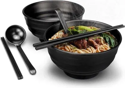 Produktbild von Famanu Ramen-Schalen Set - 6-teilig - 1300 ml - große Schalen - rutschfest - mit Löffel und Essstäbchen - schwarz