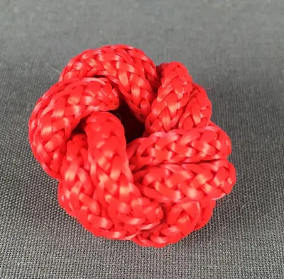 Produktbild von Makrameeknoten rot für Halstuch / Vierecktuch