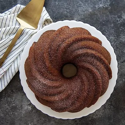 Produktbild von Nordic Ware -Backform Swirl Bundt