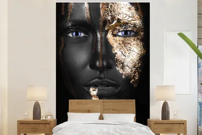 Produktbild von MuchoWow® Fototapete für Wohnzimmer oder Schlafzimmer Wandtapete Vinyl Motivtapete Frau - Schwarz und Gold - 155x240 cm - Tapete