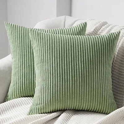 Zdjęcie produktu dla Poszewki na poduszki, 65x65 cm, zielone, z tkaniny kordowej, w paski, zestaw 2 sztuki