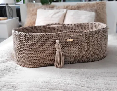 Produktbild von Handgemachter Boho-Baumwoll-Moseskorb mit Matratze - Sand