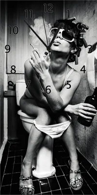 Produktbild von Wallario Design Wanduhr bedruckt, Größe 30 x 60 cm, Motiv: Kloparty - Sexy Frau auf Toilette mit Zigarette und Schnaps