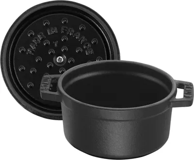 Image de Cocotte ronde en fonte, de 0,5 litre, de la marque Staub, de couleur noire mate