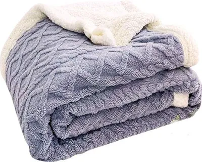 Zdjęcie produktu dla Unyqoos® Kołdra do przytulania, 150x200 cm – plusz, polar i wełna, jasnoszary, narzuta na sofę i łóżko, wyjątkowo miękka