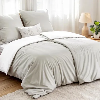 Productafbeelding van Beddengoedset 135x200 cm, 4-delig, beige/wit, microvezel. Omkeerbaar beddengoed met rits