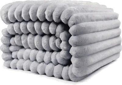Produktbild von Kuscheldecke 200x230 cm - Warme Flausige Bettüberwurf Decke und Sofadecke - Ideale Geschenke für Mama, Frauen und Freundin