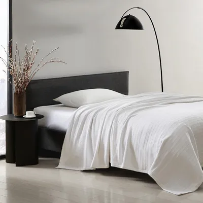 Produktbild von Vera Wang Decke Designer Baumwolle Bettwäsche, mittelschwer, Wohnkultur für alle Jahreszeiten, Kingsize, All Over Rib Weiß