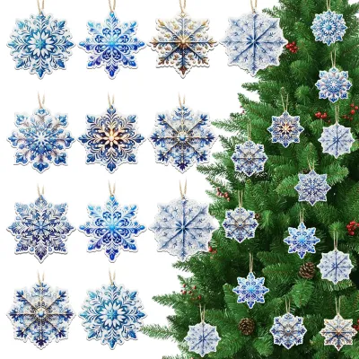 24 Hölzerne Schneeflocken-Weihnachtsanhänger, 8 Designs